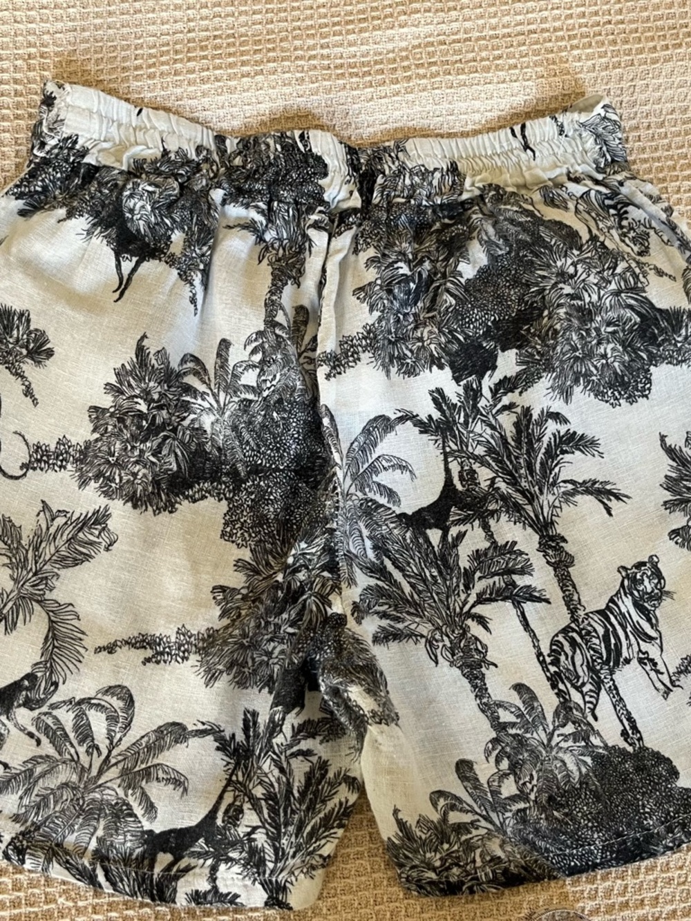 Black Palm Print Italian Linen High-Waist Shorts - Elastic waist 15” | L 16 1/2 - Picture 2 of 8